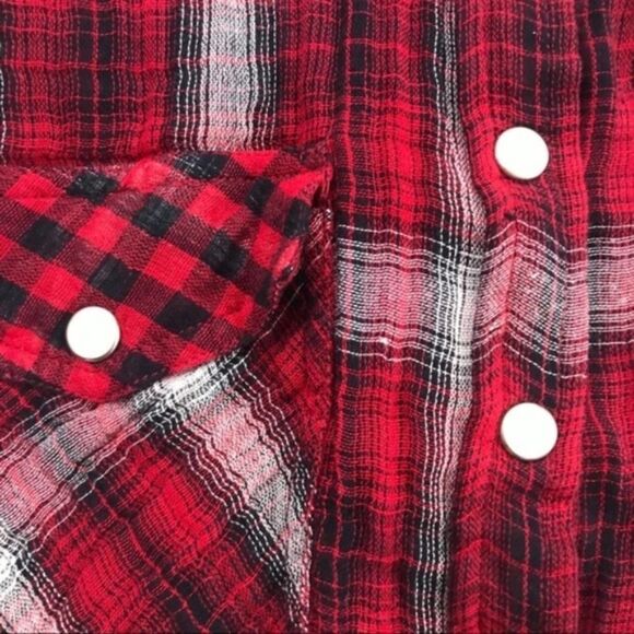 Stitch fix O+O red and black plaid check button down tab sleeve shirt womens M - Picture 2 of 6